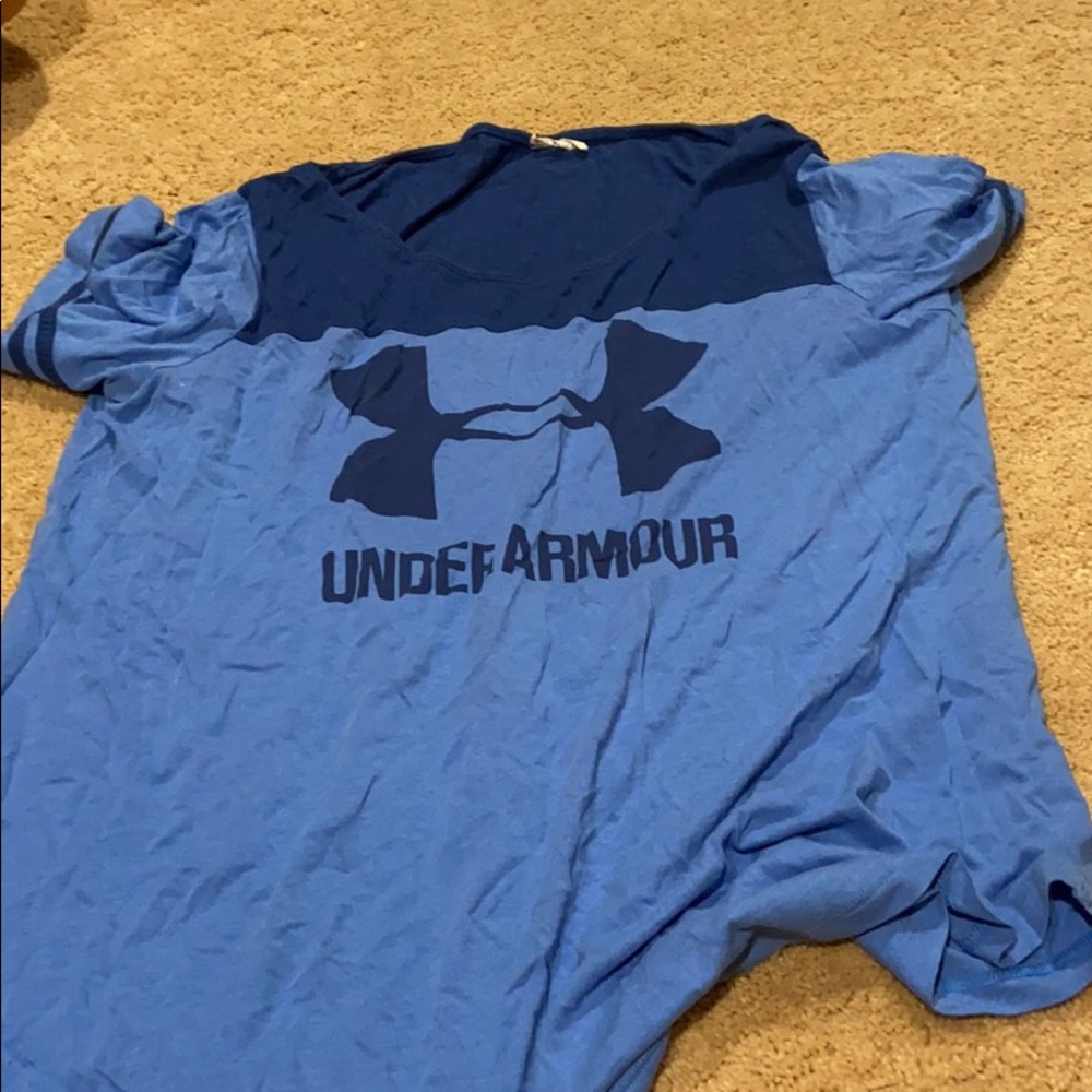 Underarmour t shirt.